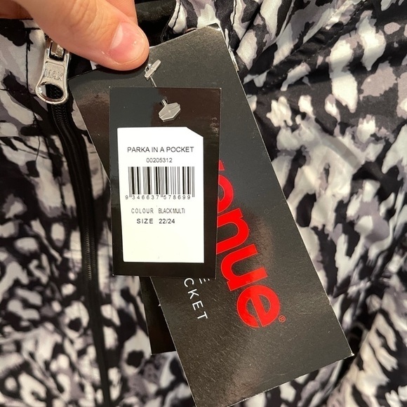 Avenue Plus Size Parka in a Pocket - 22/24 - Picture 5 of 7